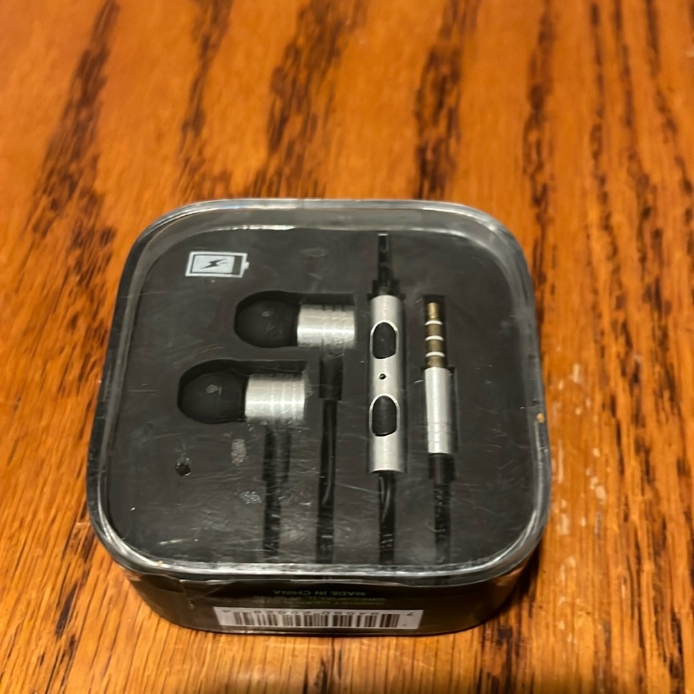Metal earbuds